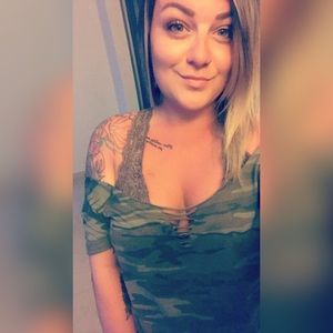 Meet your Posher, Desiree